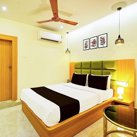 Hotel O Svs Suites Luxury Rooms Trimulgherry Exteriör bild