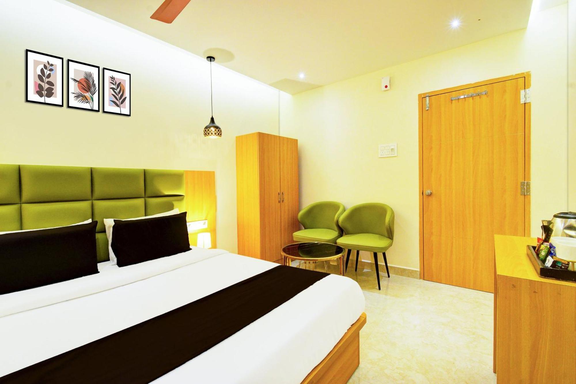 Hotel O Svs Suites Luxury Rooms Trimulgherry Exteriör bild
