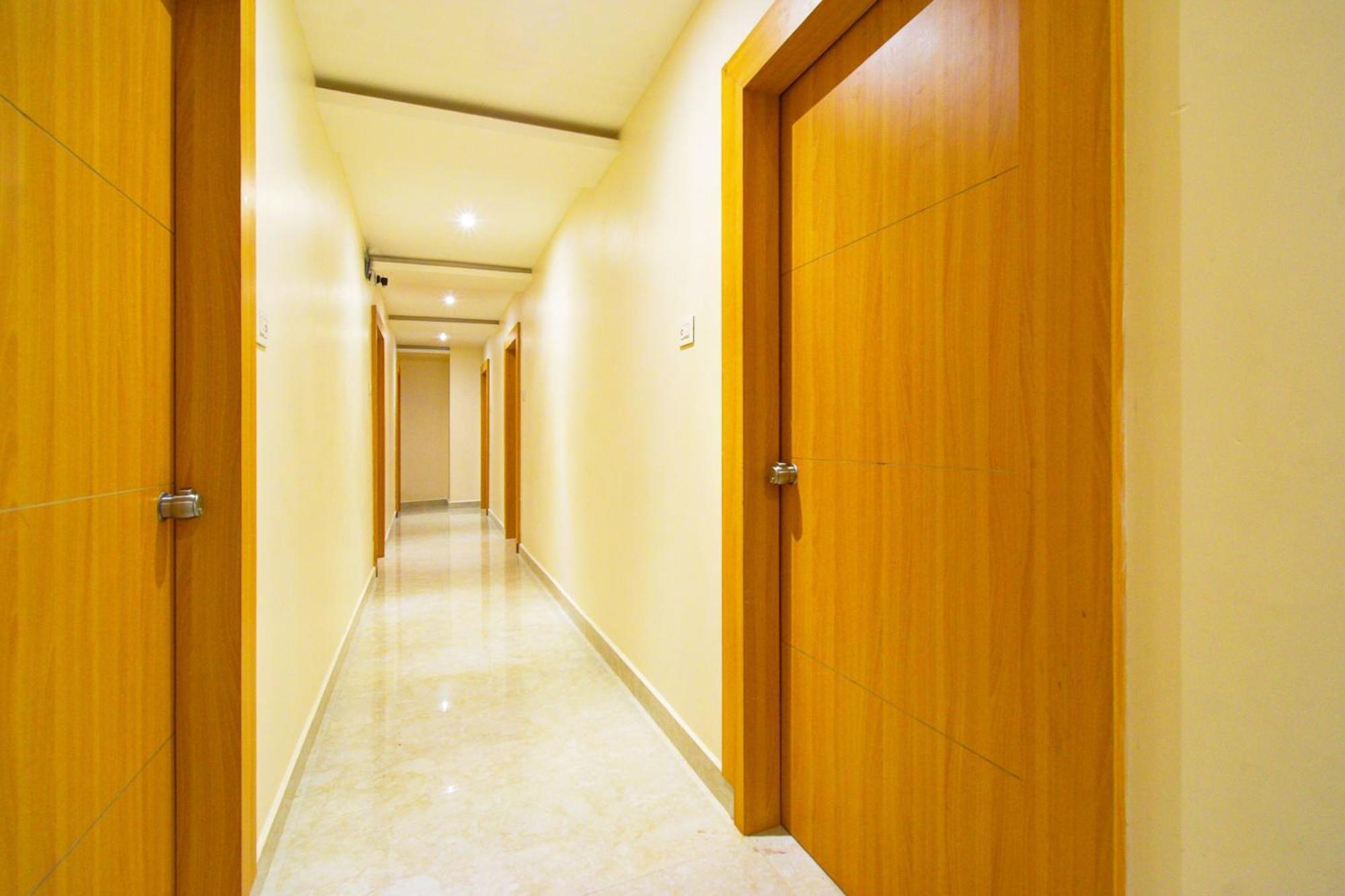 Hotel O Svs Suites Luxury Rooms Trimulgherry Exteriör bild
