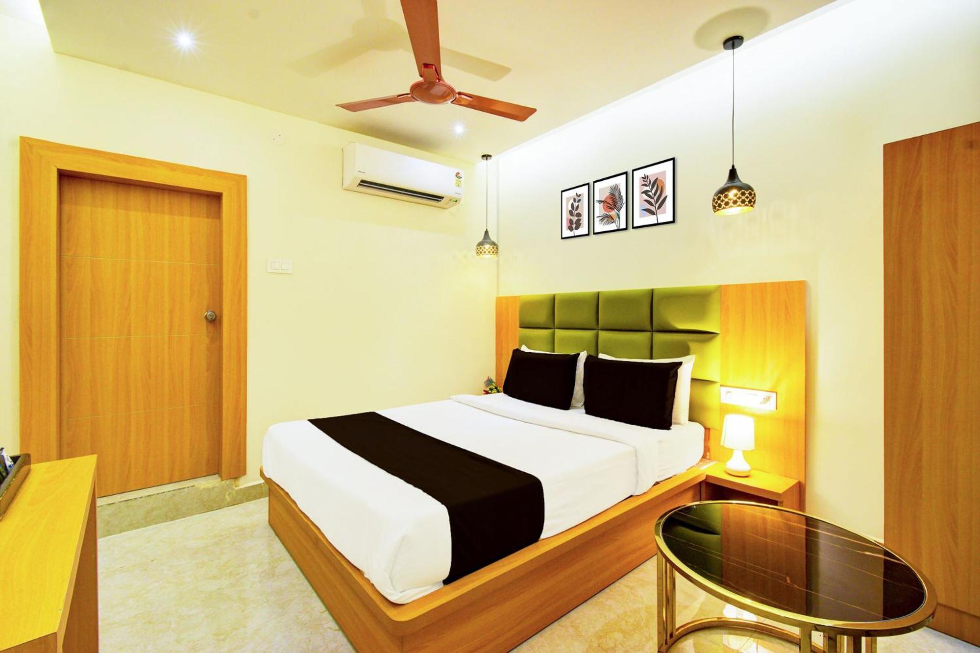 Hotel O Svs Suites Luxury Rooms Trimulgherry Exteriör bild