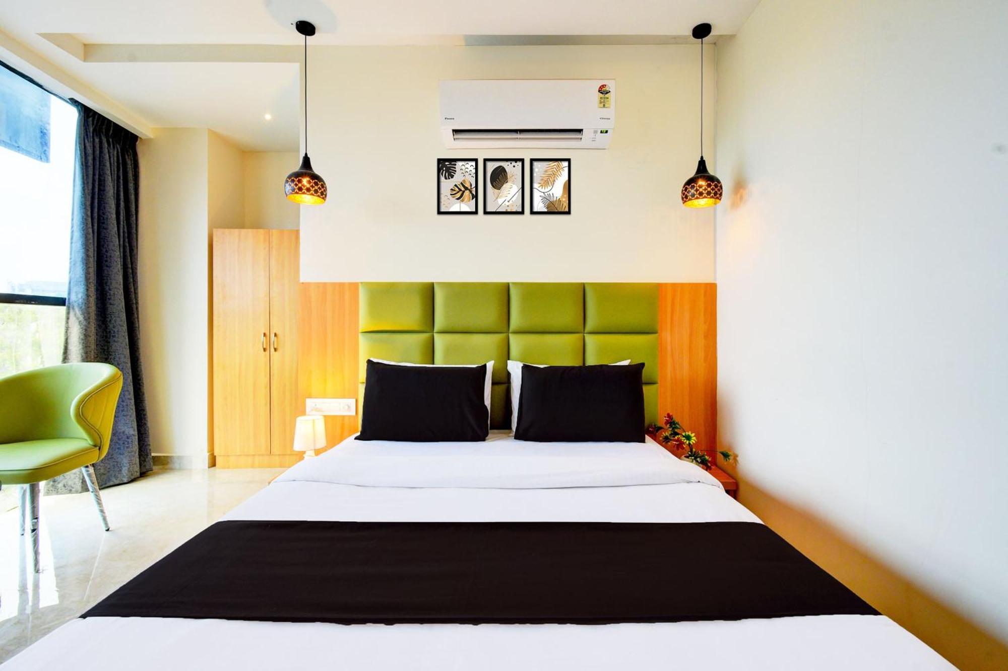 Hotel O Svs Suites Luxury Rooms Trimulgherry Exteriör bild