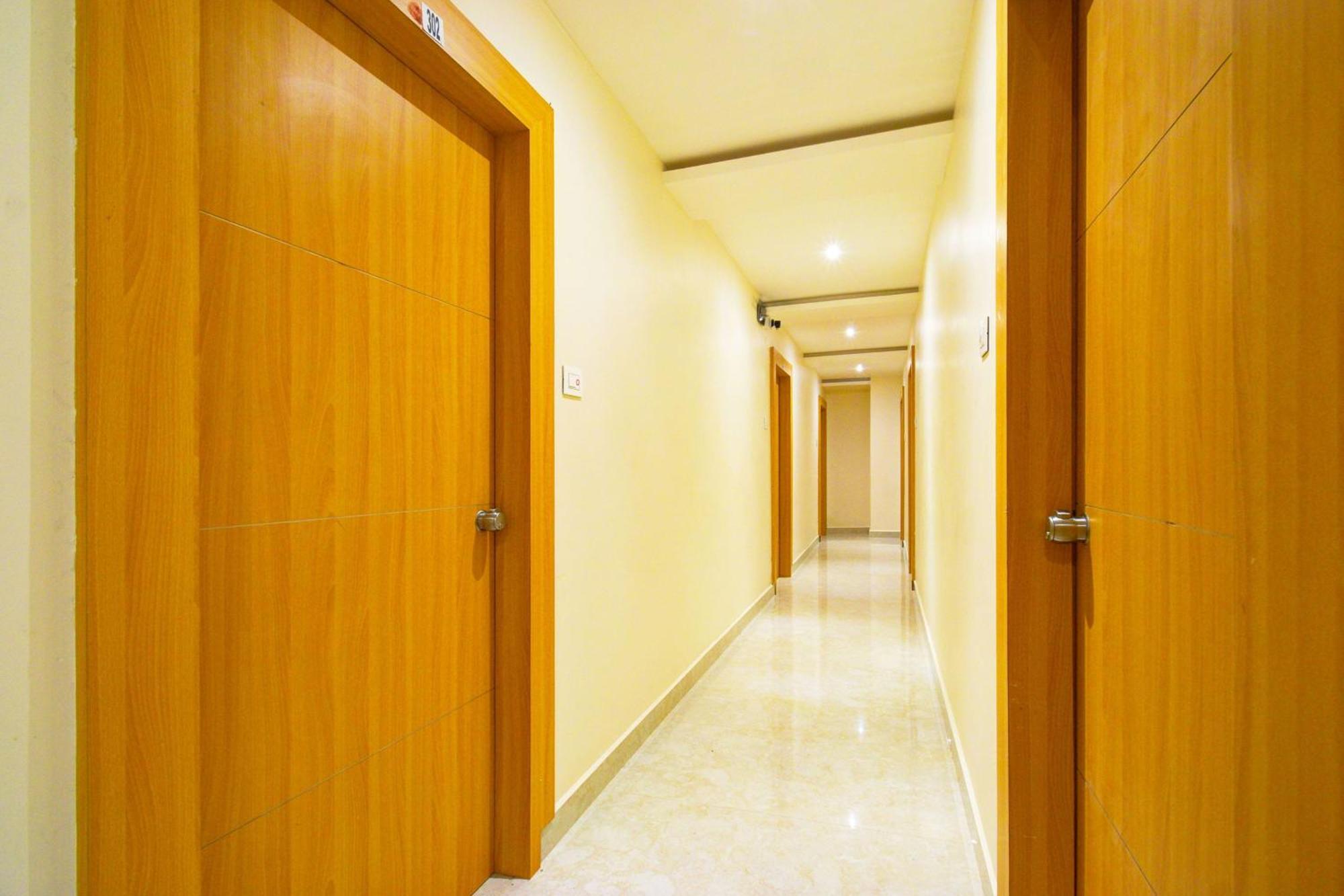 Hotel O Svs Suites Luxury Rooms Trimulgherry Exteriör bild