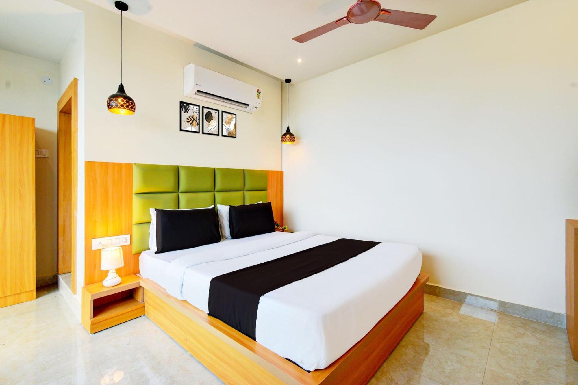 Hotel O Svs Suites Luxury Rooms Trimulgherry Exteriör bild