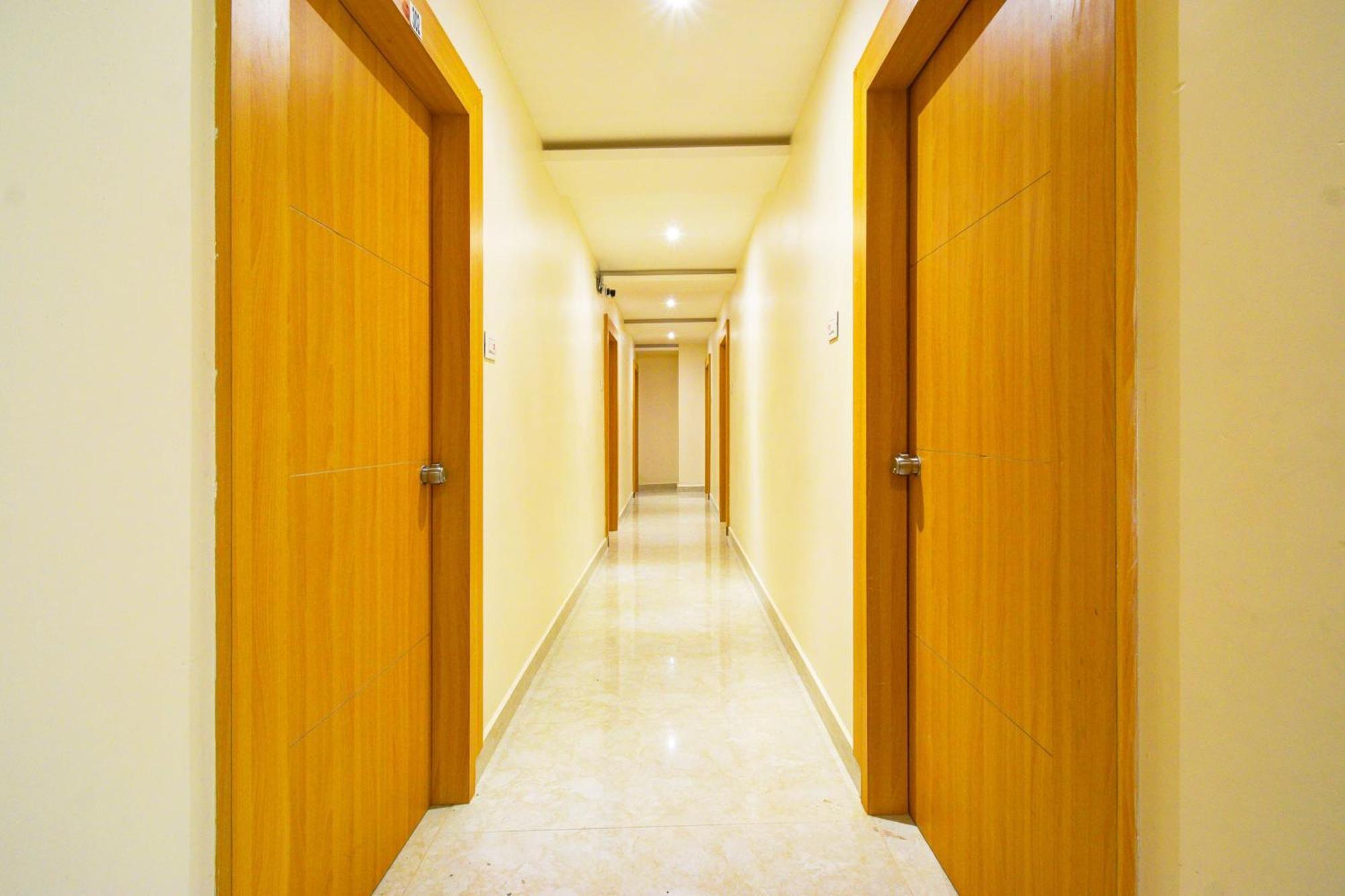 Hotel O Svs Suites Luxury Rooms Trimulgherry Exteriör bild