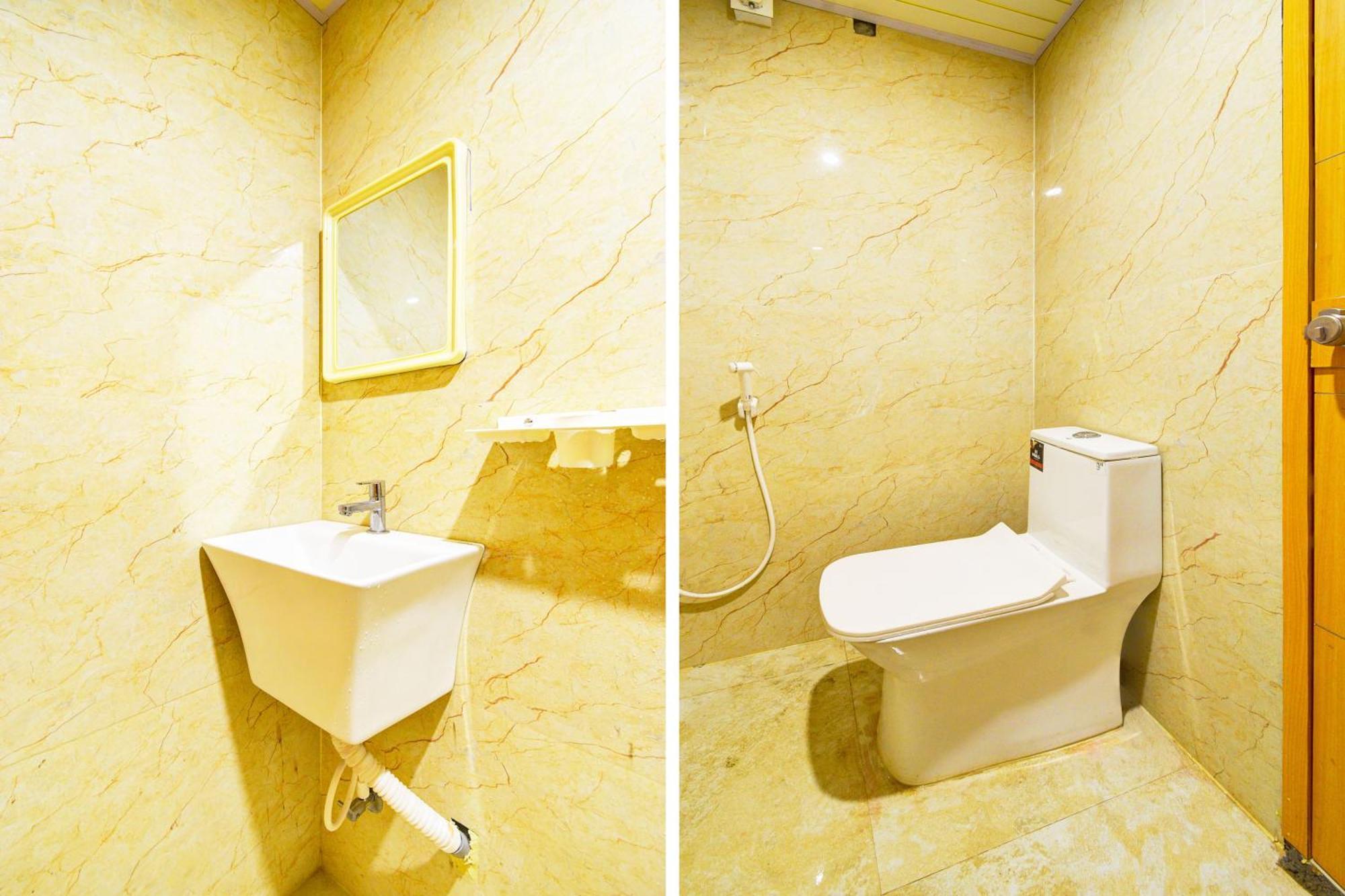 Hotel O Svs Suites Luxury Rooms Trimulgherry Exteriör bild